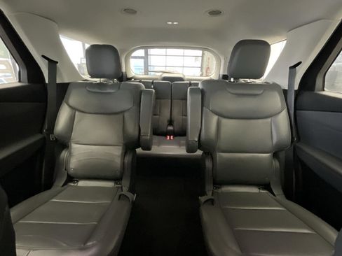 Used 2025 Ford Explorer Active w/ Active Comfort Package image 16
