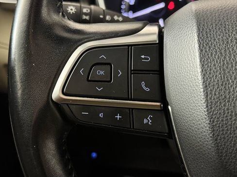 Used 2020 Toyota Highlander XLE AWD/4WD image 18