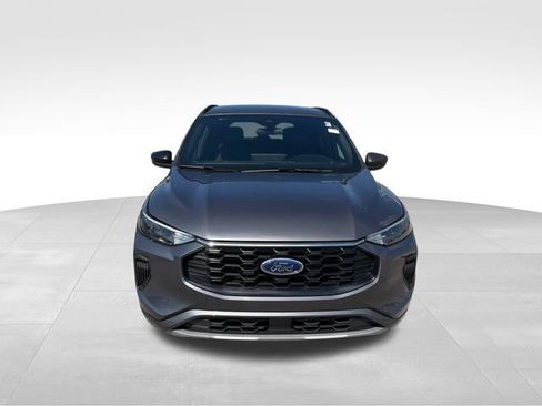 Used 2023 Ford Escape ST-Line w/ Tech Pack #1 FWD image 9
