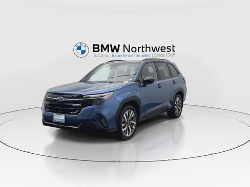 Used 2025 Subaru Forester Touring AWD/4WD image 9