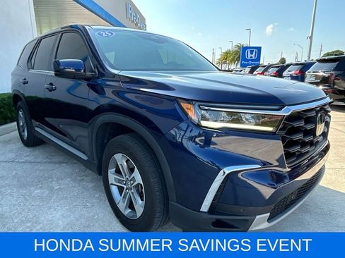 Used 2025 Honda Pilot EX-L image 3