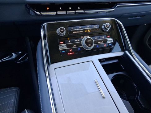 Used 2023 Lincoln Navigator Black Label image 25