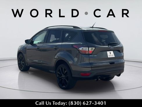 Used 2017 Ford Escape SE w/ Equipment Group 201A FWD image 5