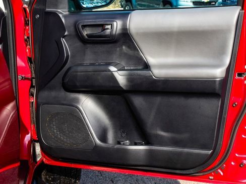 Used 2020 Toyota Tacoma SR image 13