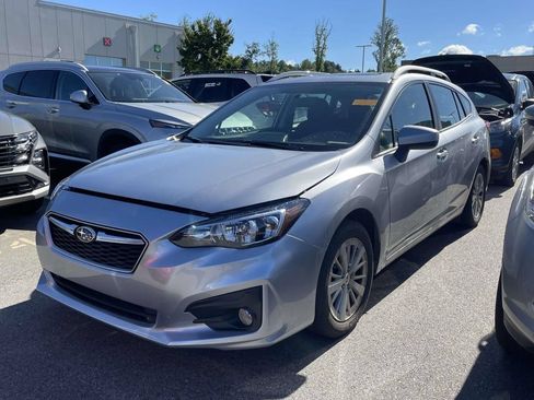 Used 2018 Subaru Impreza 2.0i Premium w/ Popular Package #2 AWD/4WD image 2