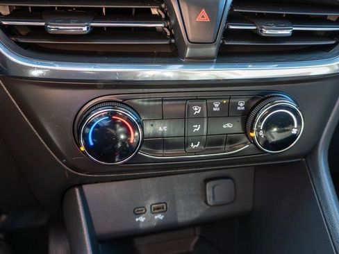 Used 2024 Buick Encore GX Preferred FWD image 27