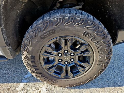 Used 2023 Chevrolet Silverado 1500 ZR2 w/ Technology Package image 38