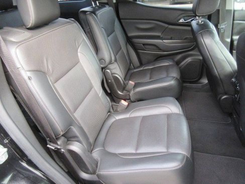 Used 2018 GMC Acadia SLT image 9