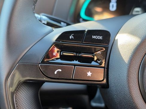 Certified 2025 Hyundai Elantra Sport image 20