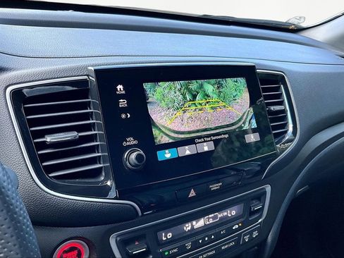 Used 2022 Honda Pilot TrailSport image 13