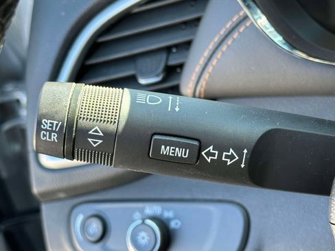 Used 2022 Chevrolet Trax LT w/ LT Convenience Package image 22