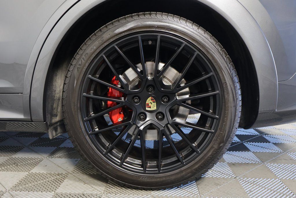 Used 2021 Porsche Cayenne GTS AWD/4WD image 16