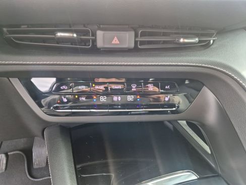 Used 2021 Buick Envision Essence image 36