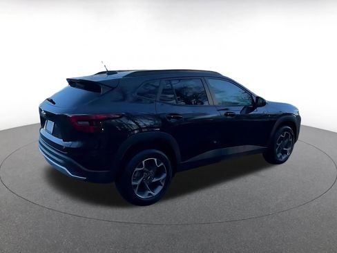 Used 2025 Chevrolet Trax LT image 12
