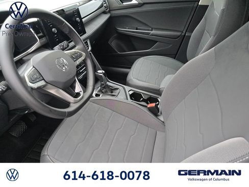 Certified 2025 Volkswagen Taos SE AWD/4WD image 17
