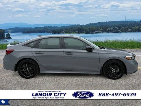 Used 2025 Honda Civic Sport image 2