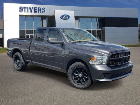 Used 2018 RAM 1500 Express RWD image 1