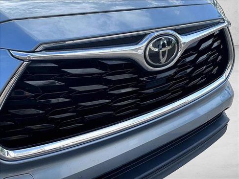 Used 2021 Toyota Highlander Limited FWD image 27