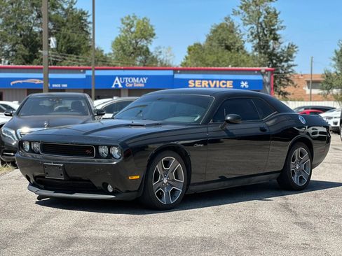 Used 2012 Dodge Challenger R/T RWD image 1