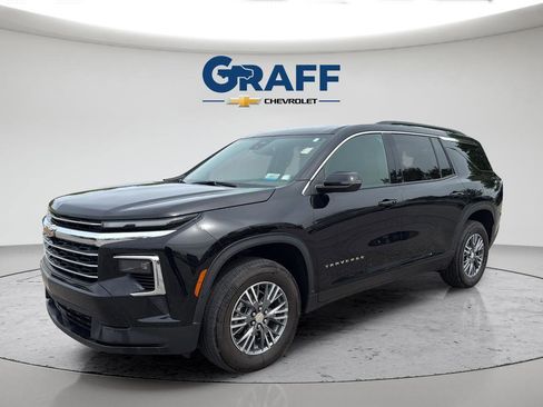 Used 2025 Chevrolet Traverse LT AWD/4WD image 13