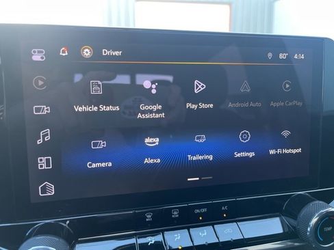 Used 2024 Chevrolet Colorado Trail Boss w/ Technology Package image 13