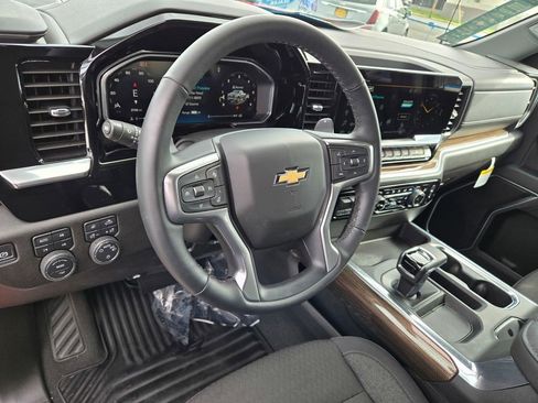 Certified 2026 Chevrolet Silverado 1500 LT w/ Z71 Off-Road Package AWD/4WD image 11