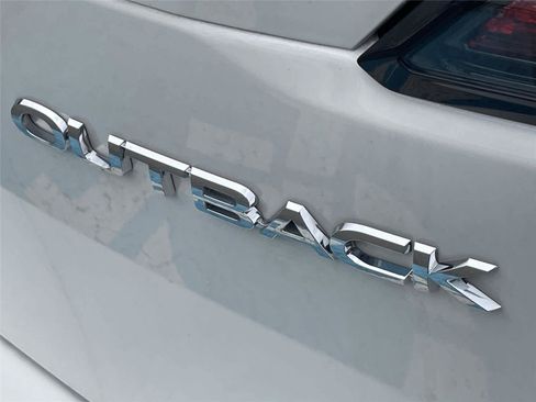 Certified 2025 Subaru Outback Premium AWD/4WD image 7