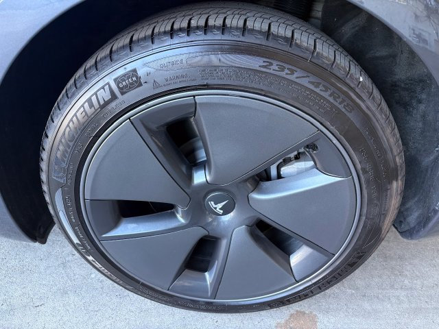 Used 2023 Tesla Model 3 Standard Range RWD image 7