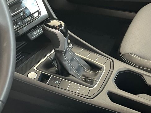 Used 2025 Volkswagen Jetta SE image 41