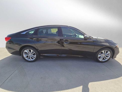 Used 2018 Honda Accord LX image 2