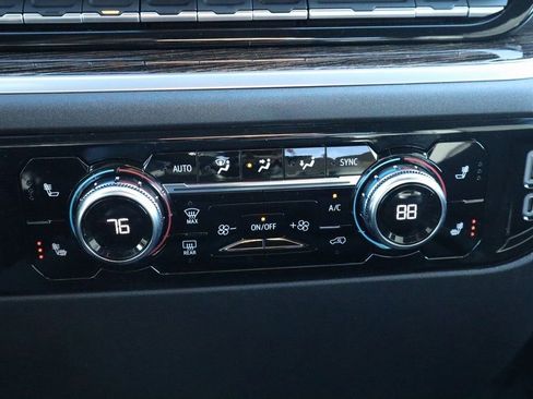 New 2026 GMC Sierra 1500 SLE w/ Max Trailering Package image 9