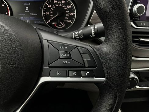 Used 2025 Nissan Altima 2.5 SV image 33