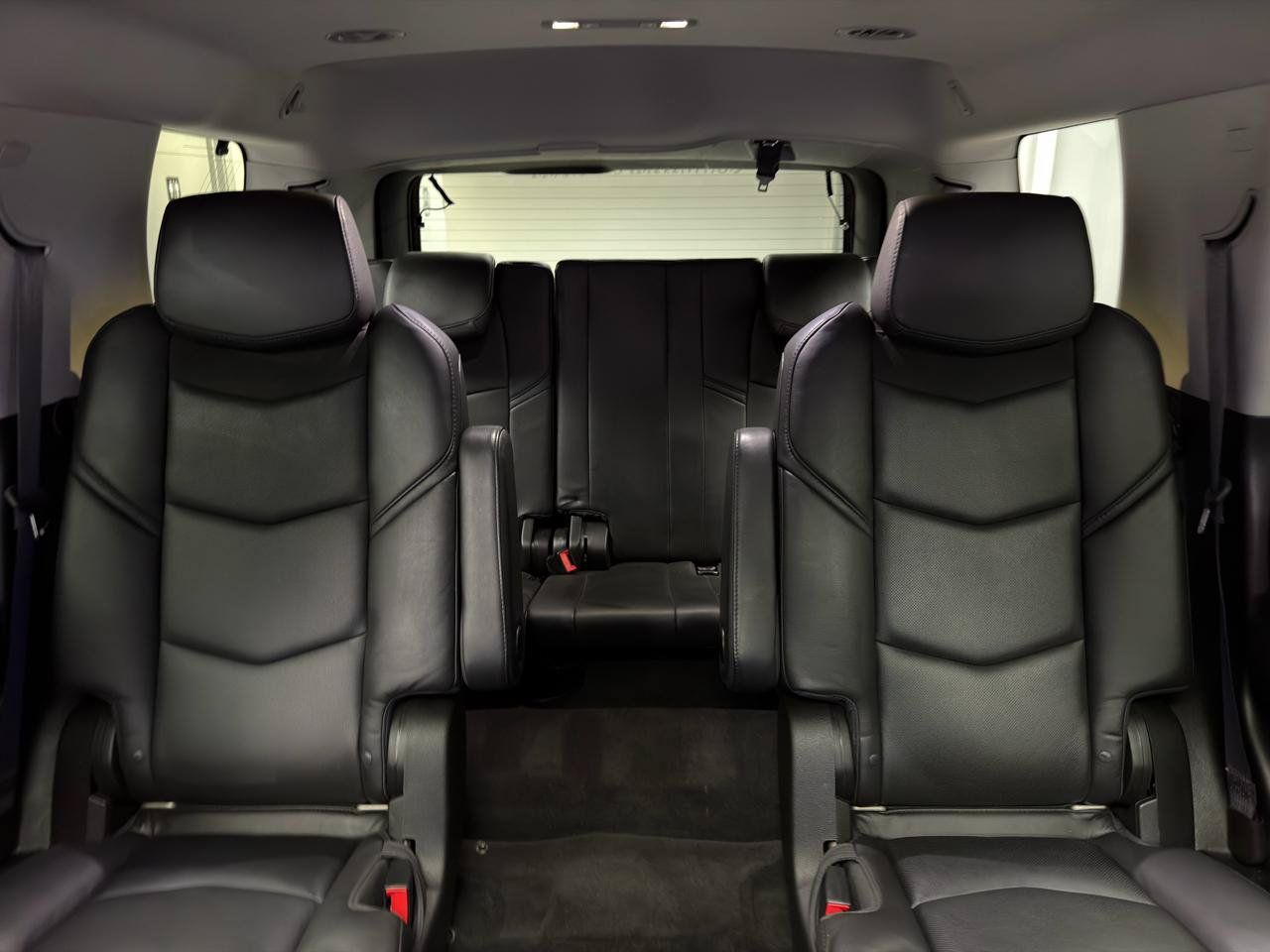 Used 2017 Cadillac Escalade Premium Luxury AWD/4WD image 31