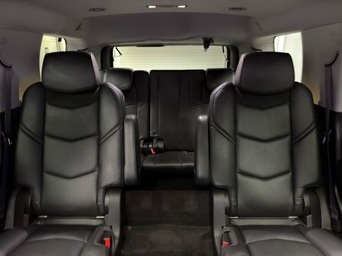 Used 2017 Cadillac Escalade Premium Luxury AWD/4WD image 31
