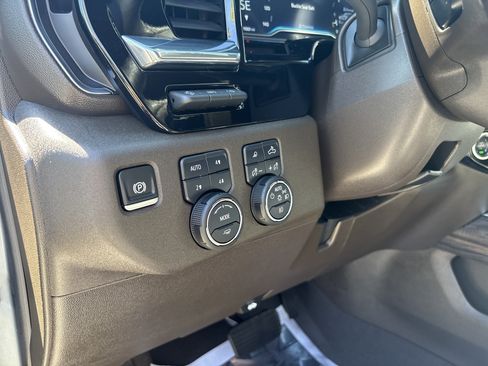 Used 2025 Chevrolet Silverado 3500 LTZ w/ LTZ Convenience Package AWD/4WD image 14