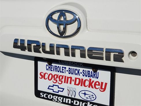 Used 2016 Toyota 4Runner Limited image 9