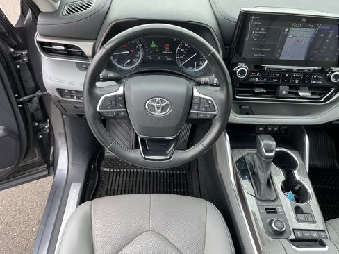 Used 2021 Toyota Highlander Limited AWD/4WD image 12