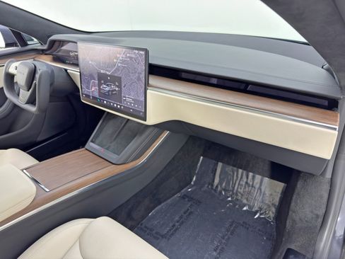 Used 2022 Tesla Model S image 16