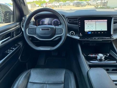 Certified 2024 Jeep Wagoneer Series II w/ Flexible Seating Group RWD image 10