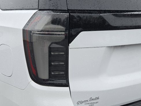 Used 2025 Chevrolet Tahoe LT w/ Comfort Package image 9