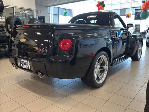 Used 2006 Chevrolet SSR w/ Preferred Equipment Group image 28