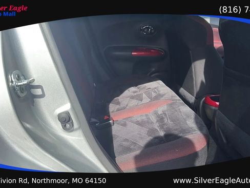 Used 2015 Nissan Juke SV w/ Technology Package FWD image 11
