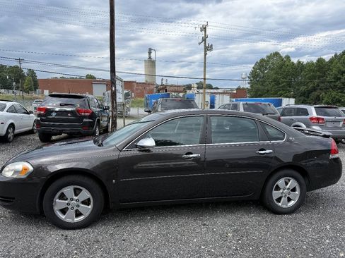 Used 2008 Chevrolet Impala LT FWD image 1