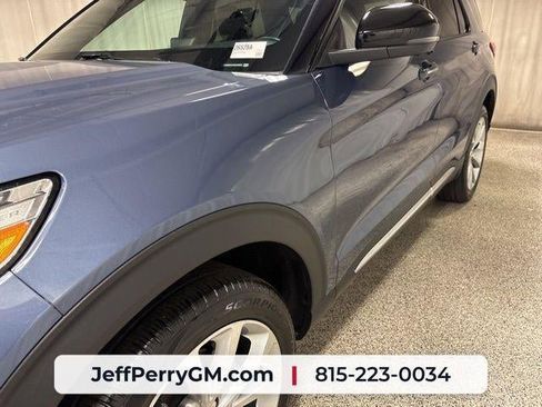 Used 2021 Ford Explorer Platinum w/ Equipment Group 601A AWD/4WD image 11