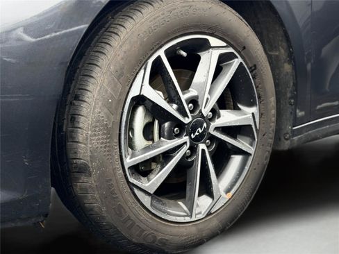 Used 2024 Kia Forte LXS FWD image 12