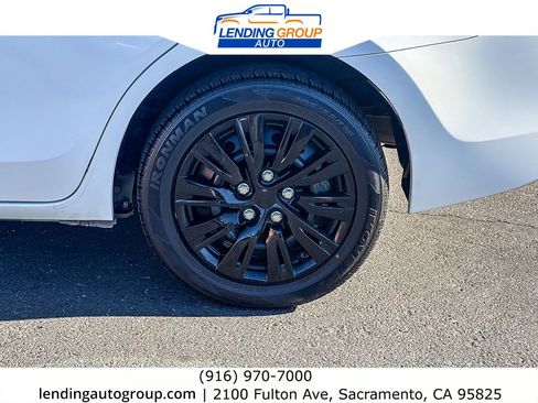 Used 2019 Toyota Corolla LE w/ Carpet Mat Package (TMS) FWD image 10