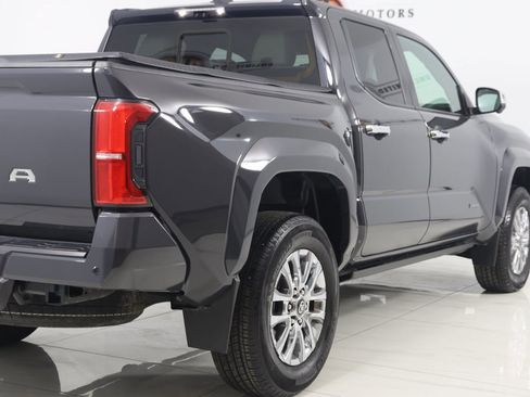 Used 2025 Toyota Tacoma Limited image 44