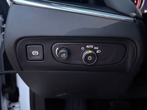 Used 2021 Buick Enclave Essence w/ Sound and Sites Package image 23