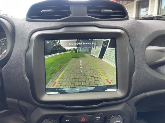 Used 2023 Jeep Renegade Altitude w/ Sun/Sound Group AWD/4WD image 23