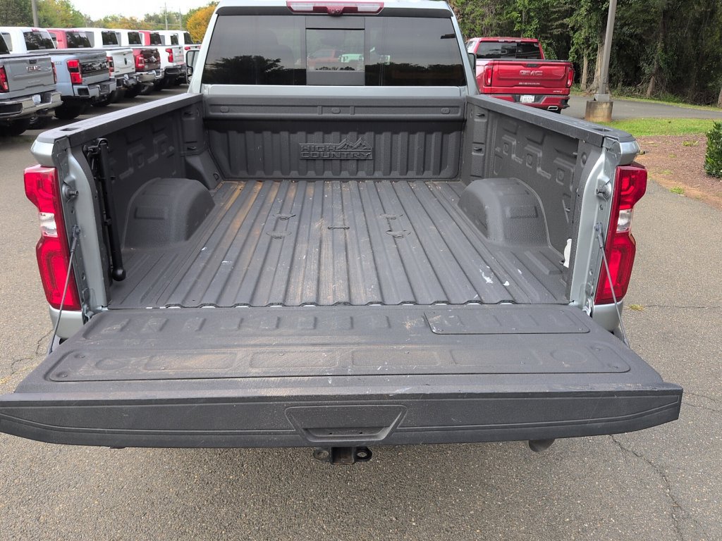 Used 2024 Chevrolet Silverado 2500 High Country w/ High Country Premium Package AWD/4WD image 16